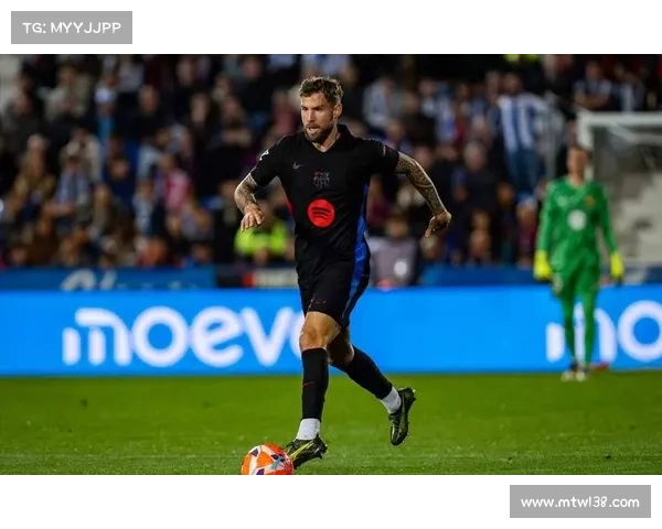 巴萨为何未能捧起欧联杯探讨：战术失误、伤病困扰与竞争对手的优势分析