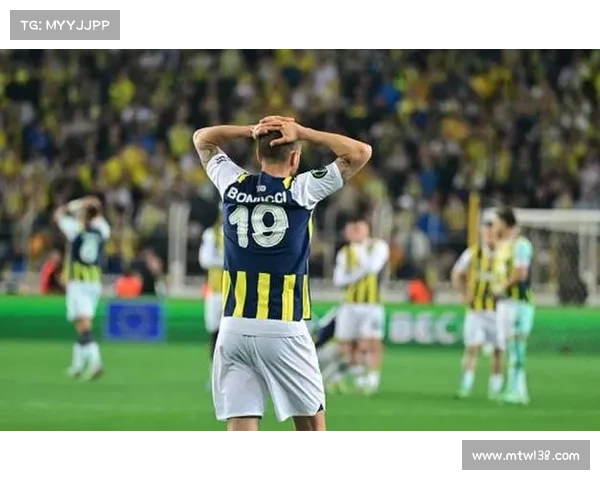 奥林匹亚科斯如何逆袭夺得欧协联冠军的精彩历程与关键时刻 奥林匹亚科斯如何逆袭夺得欧协联冠军的精彩历程与关键时刻